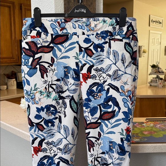 Chico’s Brigitte Cool Floral Ankle Pants - Picture 6 of 11